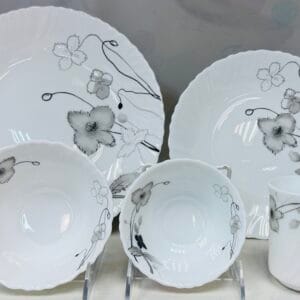 30-Piece Dinner Set