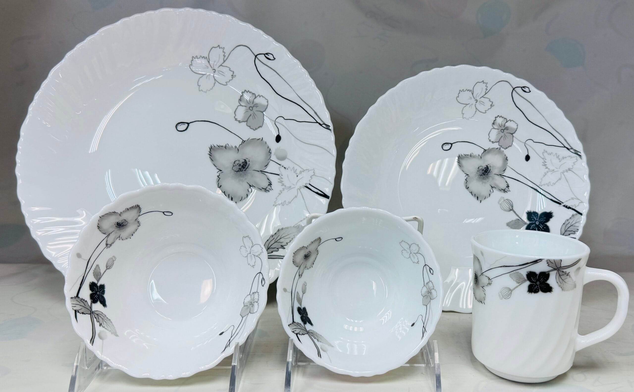 30-Piece Dinner Set